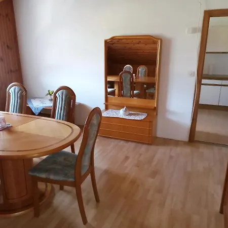 Apartment Weintraube Rohr im Gebirge Exterior photo